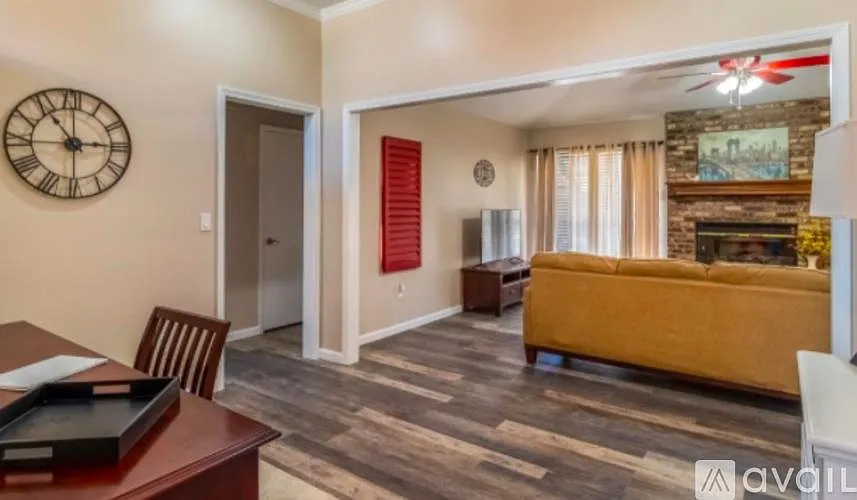 3 bed, 2.0 bath, 1600 sqft, $2,995 — Photo 4