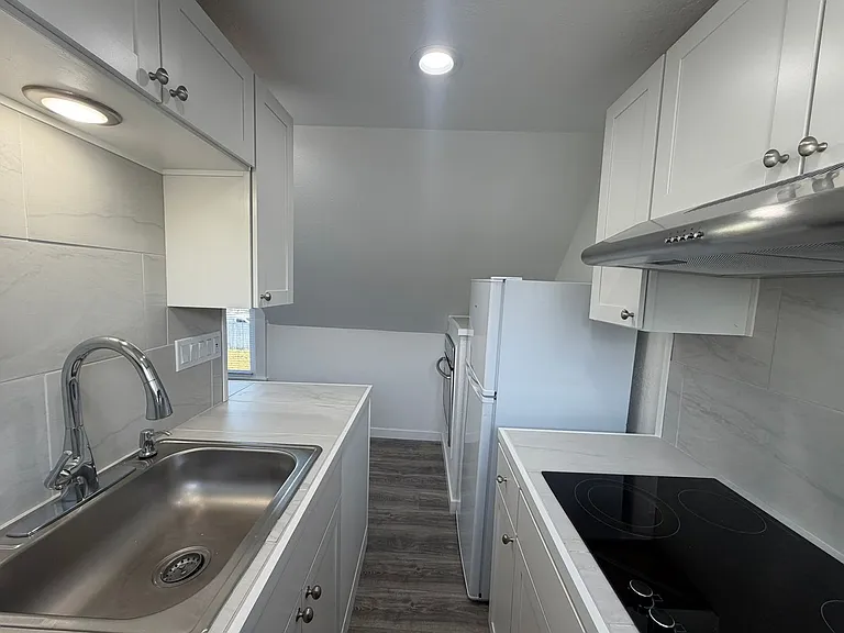2222 Summit 4-Unit — Photo 4