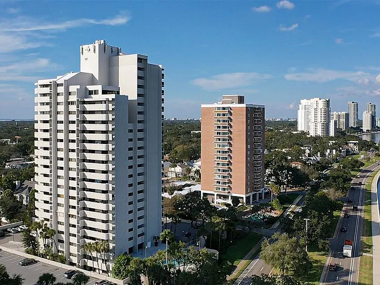 4141 Bayshore Blvd #12.1 — Photo 1