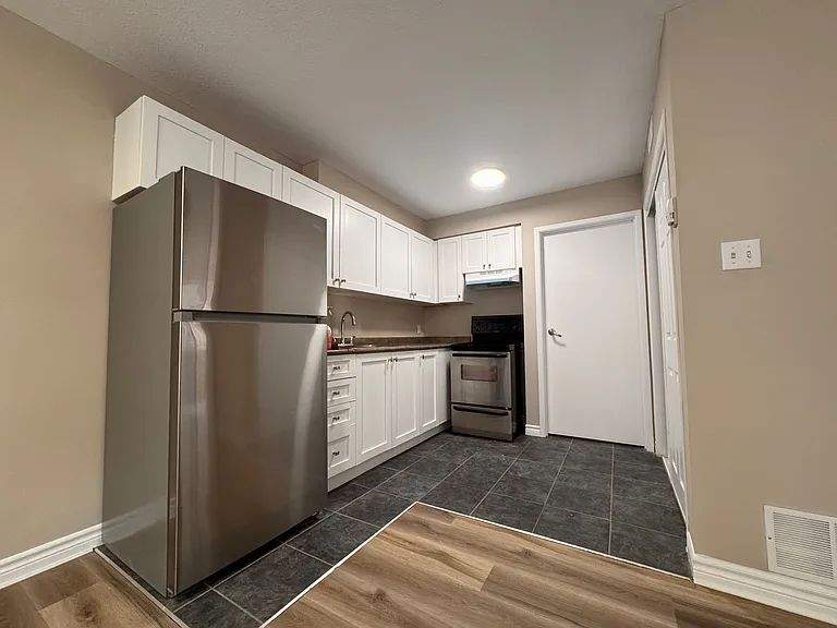 44 Walnut St #E01 — Photo 4