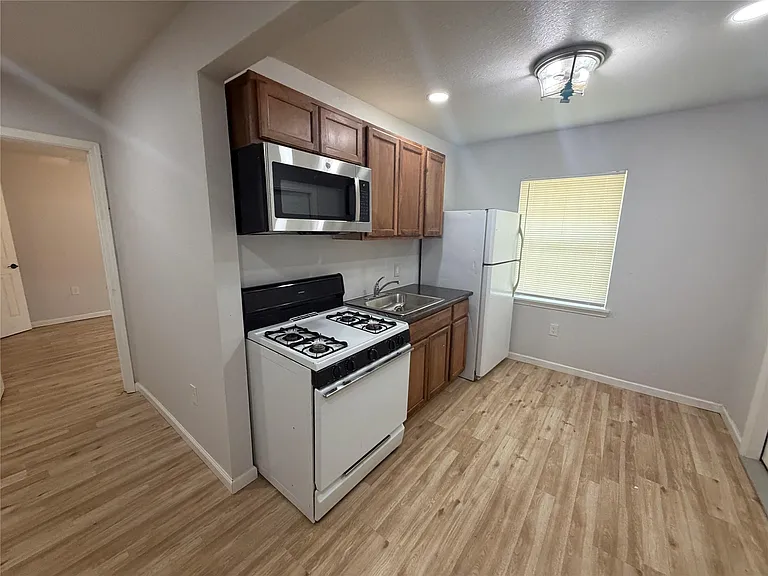 4919 Cosby St — Photo 4