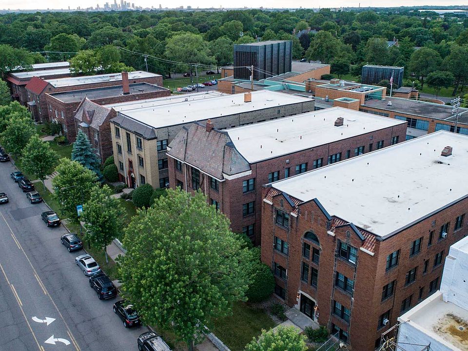 Building Photo 3