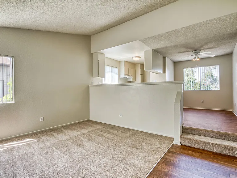 Harbor Pointe Apartments — Photo 10