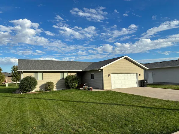 620 Broad St, Alexandria, SD 57311