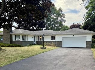 77 Peppermint Dr, Rochester, NY 14615