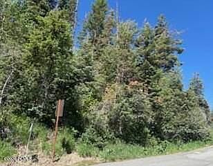 2nd image of 390 Aspen Dr #25