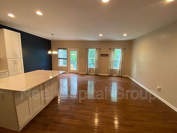 3rd image of 4275 Arthur Ct