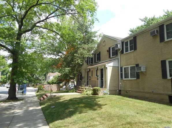 67-01 Springfield Blvd #A, Oakland Gardens, NY 11364