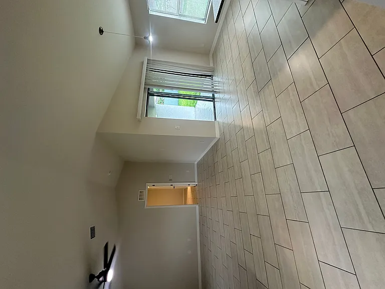1105 NE 6th Pl — Photo 52