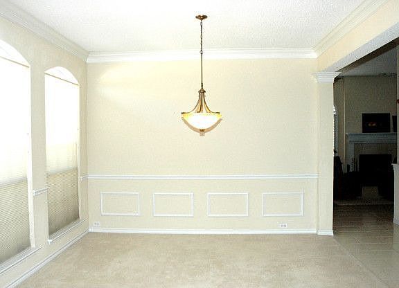 3rd image of 2510 Woodside Dr