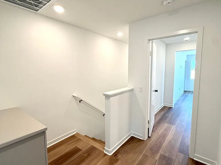135 Evergreen Ln — Photo 32