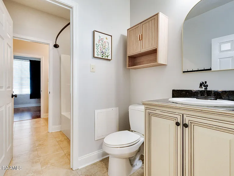 300 Roosevelt St #A — Photo 10