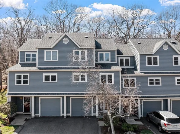 13 Boulderbrook Dr, Peabody, MA 01960