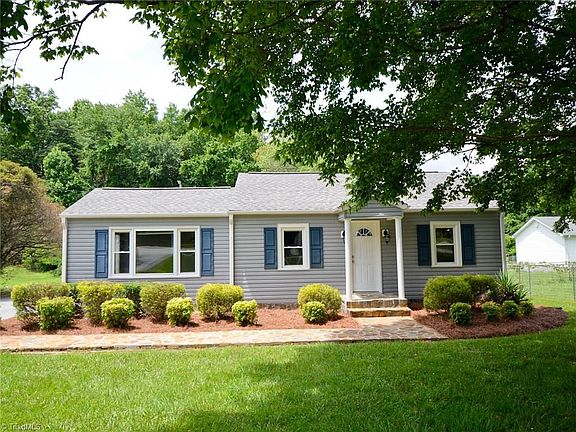 3rd image of 3811 Yanceyville St