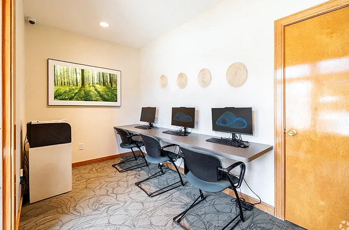 Norwest Woods Apartment — Photo 32