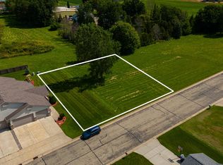 Clover Ter, Seymour, WI 54165