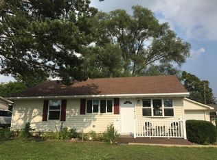 751 N Hillcrest Dr, Romeoville, IL 60446