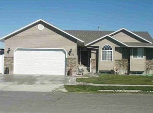 1002 Sawtooth Ln, Chubbuck, ID 83202
