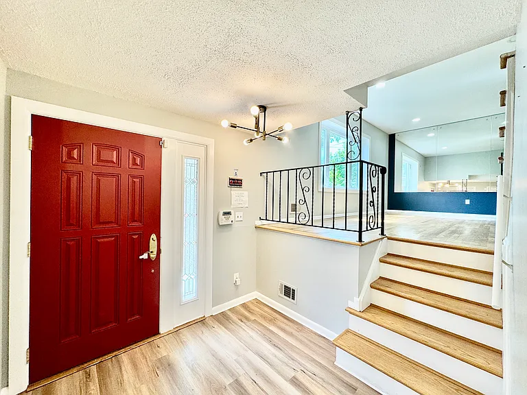 29 Waverly Dr W — Photo 6