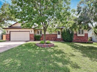 2424 Gentry Ln, El Dorado, KS 67042