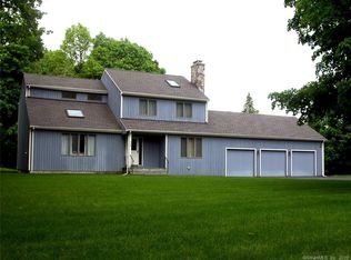 900 Mountain Rd, Bloomfield, CT 06002