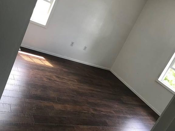 2nd image of 1305 Haupt Ave