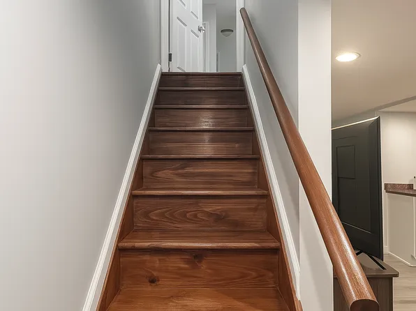 422 Cromwell Avenue image 12 of 16