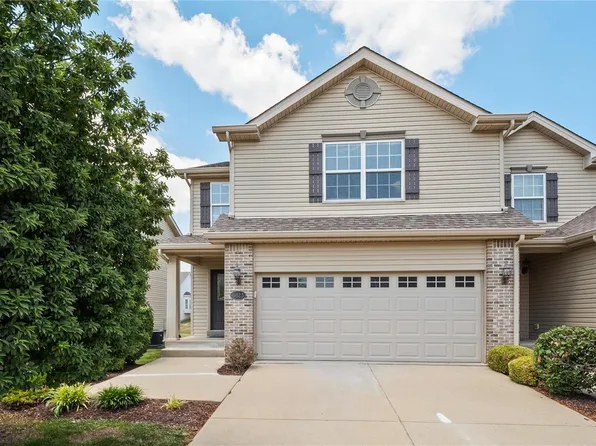 6823 Hampshire Ct, Maryville, IL 62062