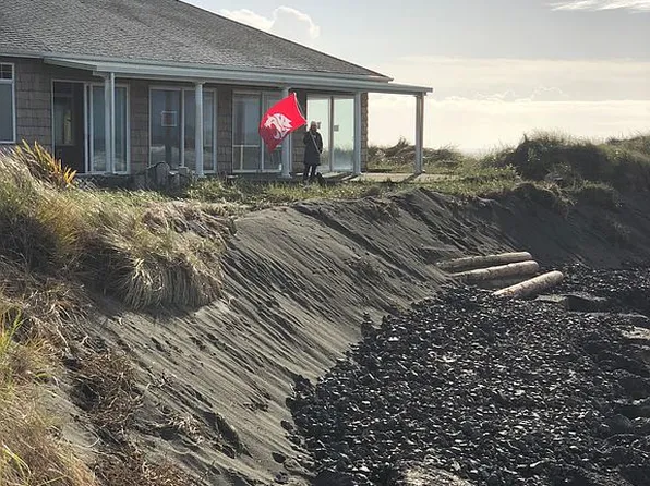 1457 E Ocean Shores Blvd SW, Ocean Shores, WA 98569
