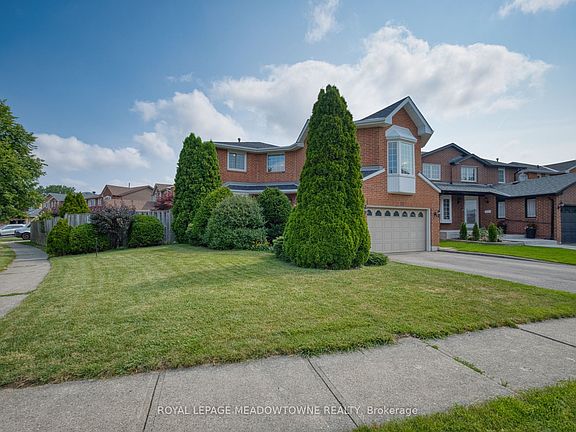 2nd image of 38 McKillop Ct