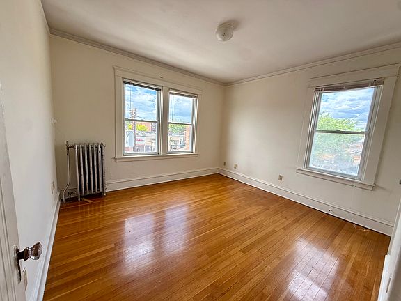 4th image of 111 Medway St APT 17