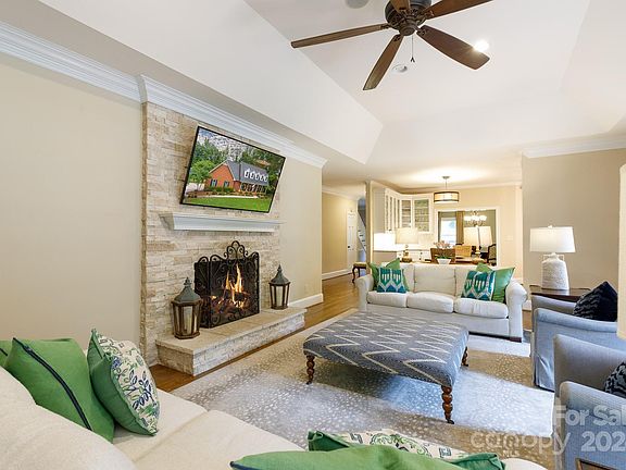 5th image of 2655 Ashmore Ct