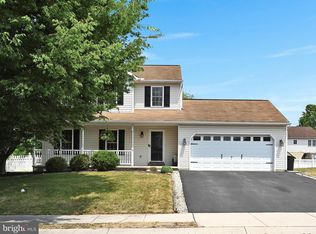 18 Lion Ln, Jonestown, PA 17038