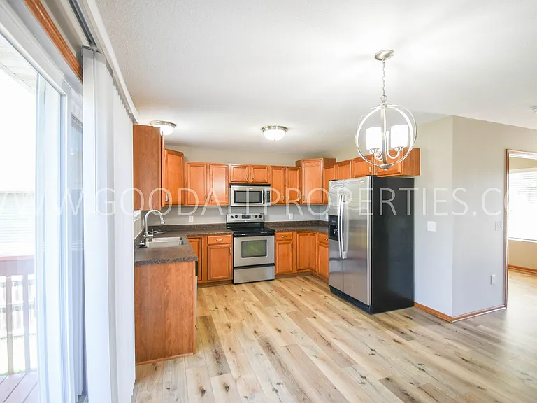3504 163rd St — Photo 3