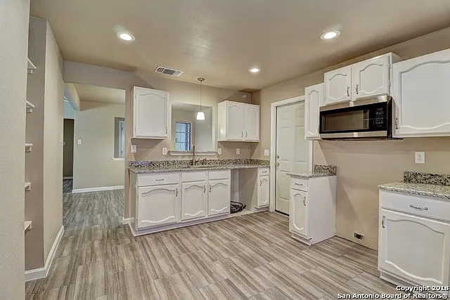 7731 Pipers Hl — Photo 2