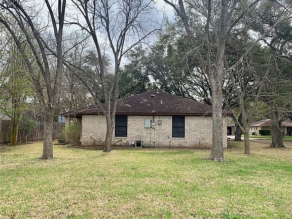 5th image of 305 Glenmore St