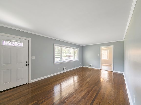 4th image of 3628 Wisteria Ln SE