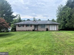 1332 Red Dale Rd, Orwigsburg, PA 17961