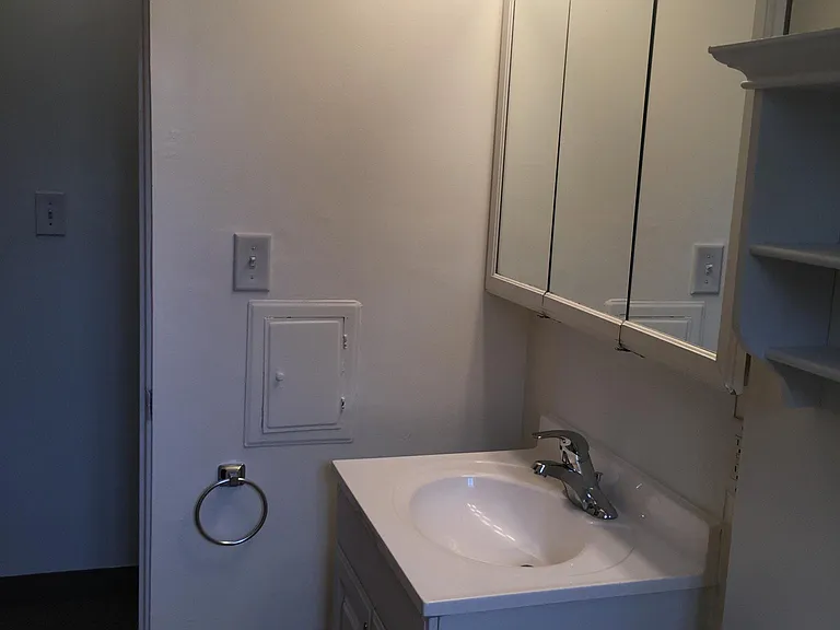 1896 Flint Ave — Photo 17