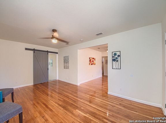 4th image of 1014 Topeka Blvd