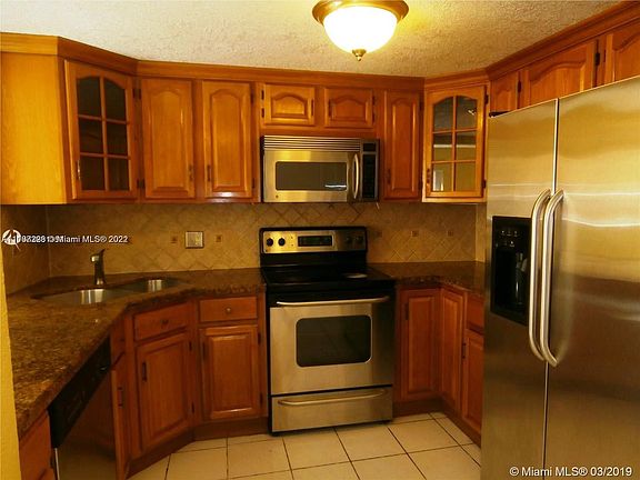 4th image of 950 SW 104th Ct #C-305