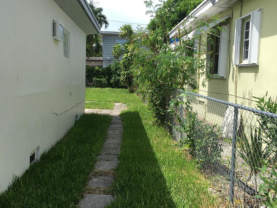 1st image of 325 NE 108th St #2