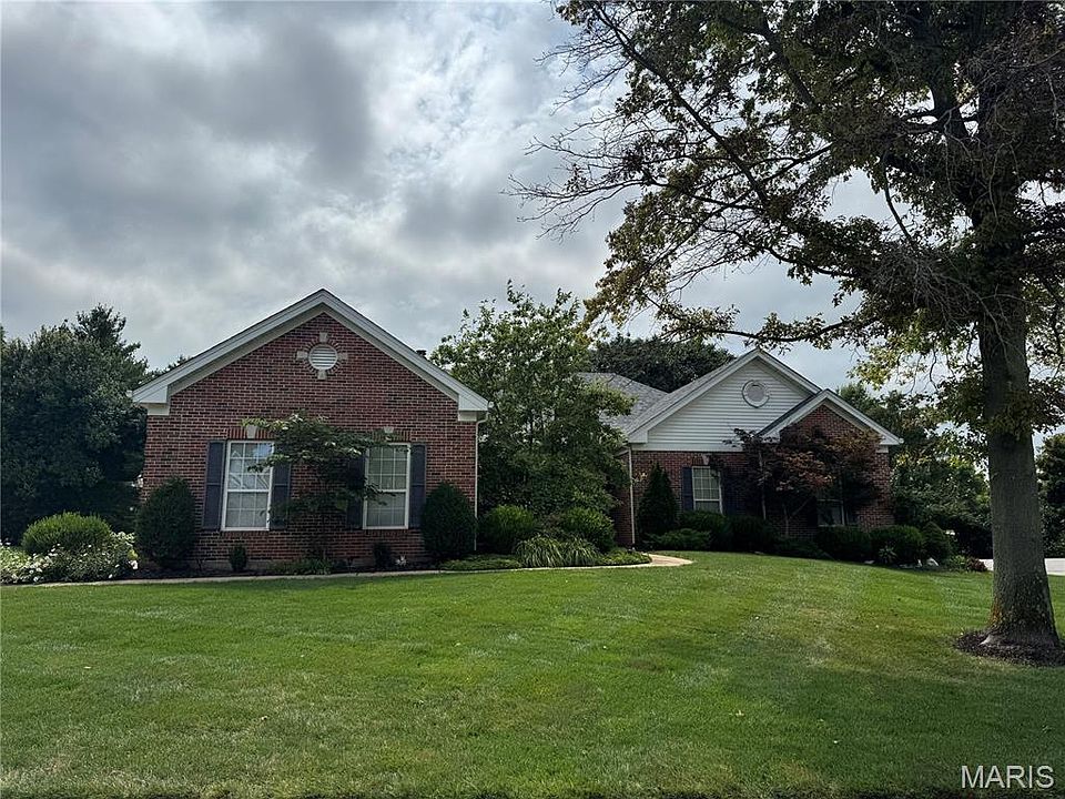 1st image of 718 Thorntree Ln