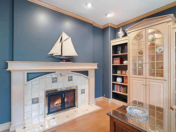 5th image of 249 White Thorne Ln