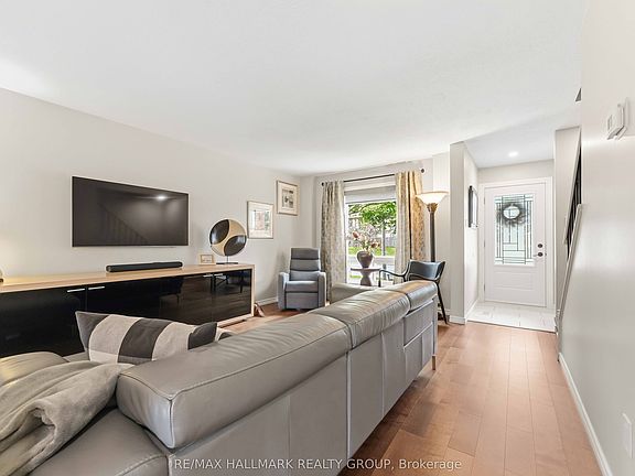 3rd image of 1593 Bottriell Way