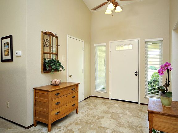5th image of 54 Rollingbrook Cir