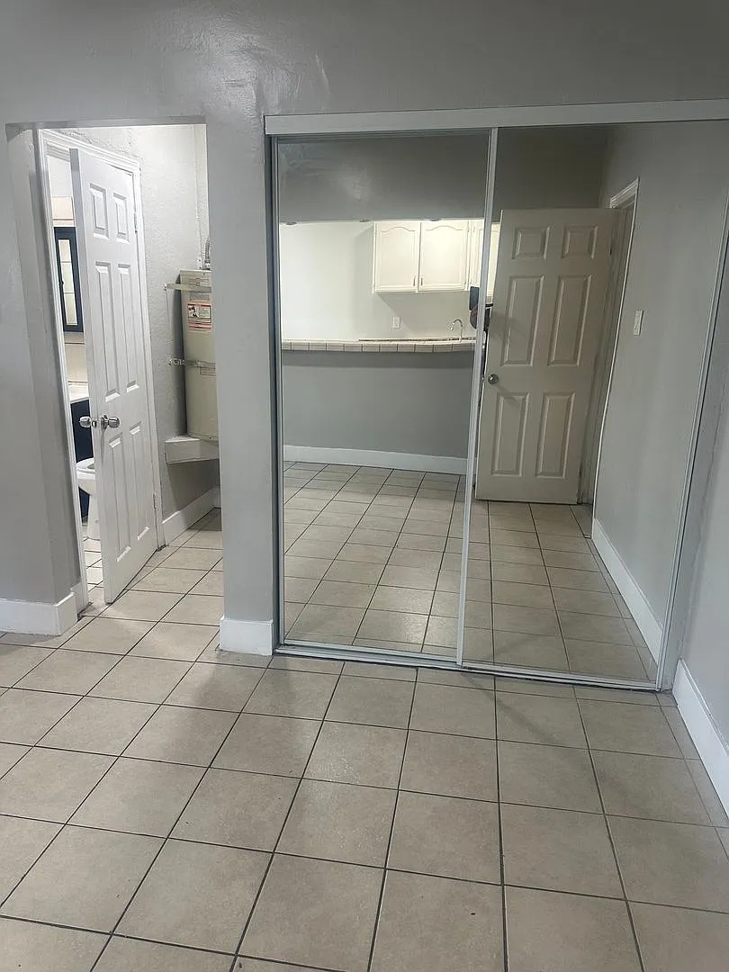 Studio, 1.0 bath, $1,279 — Photo 2