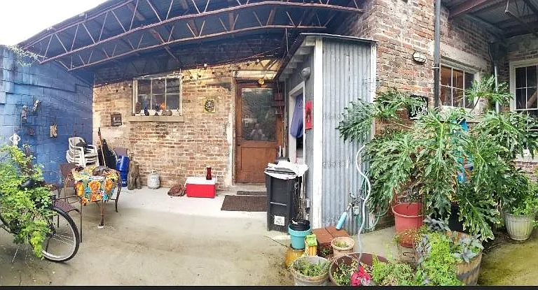 Our courtyard is lush with beautiful tropical plants, and absoluetly no maintence to you.