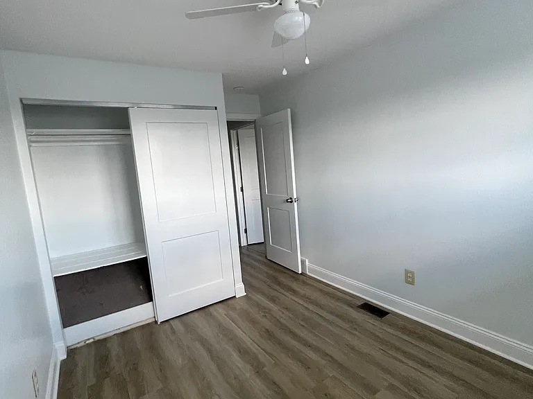 1021 W Oxford St — Photo 14