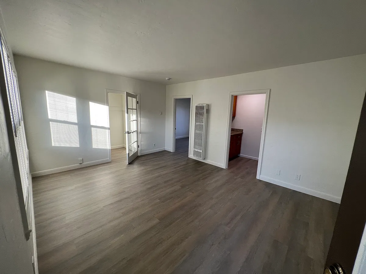 Building Photo - 1019 Clark Ave #1019